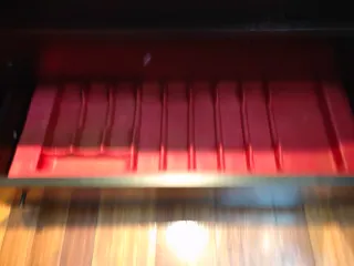 Vitrina de madera y cristal