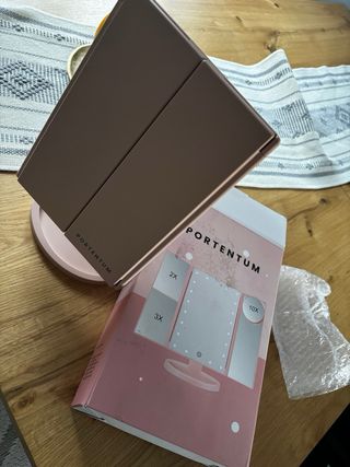 Specchio da trucco con luci LED