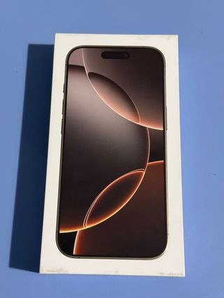 iPhone 16 Pro + accessori