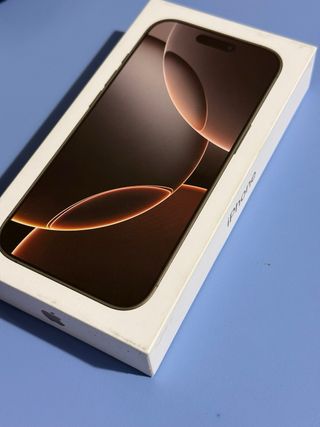 iPhone 16 Pro + accessori