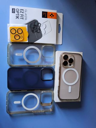 iPhone 16 Pro + accessori