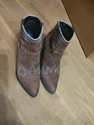 Botín campero Camel piel talla 40