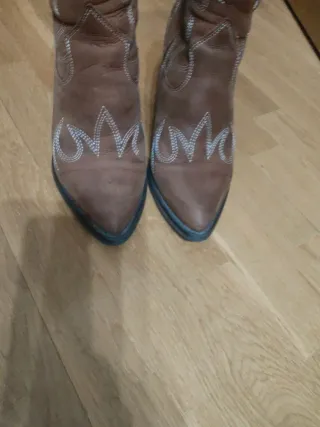 Botín campero Camel piel talla 40