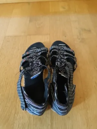 Sandalias de tela con tiras