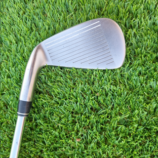 Hierro 3 Taylormade 320 Golf