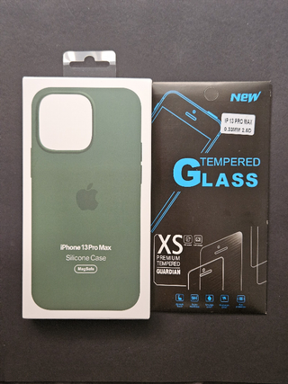 Custodia iPhone 13 Pro Max in silicone nuova verde
