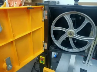 Sierra de cinta vertical Femi VB 28-182