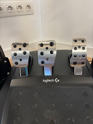 Volante Logitech G29 con Pedales