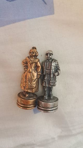 Lote Fallero y Fallera de bronce