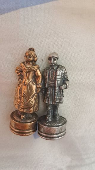 Lote Fallero y Fallera de bronce