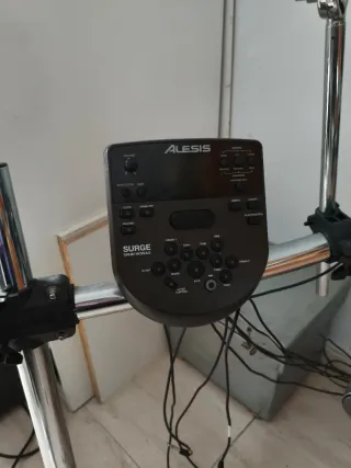 Módulo Alesis Surge Drum Kit