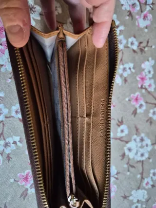 Billetera Michael Kors café