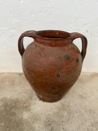 Tinaja de barro antigua