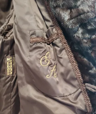 Abrigo de piel de astrakan color chocolate