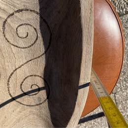 Ciotola in legno decorata a mano