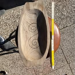 Ciotola in legno decorata a mano