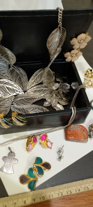 Joyero Negro con Bisutería