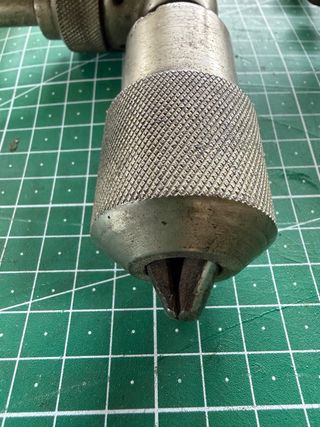 Berbiquí y cepillo carpintero antiguo