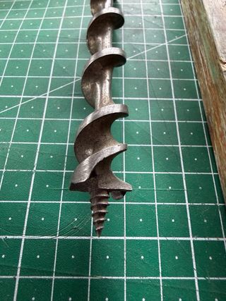 Berbiquí y cepillo carpintero antiguo