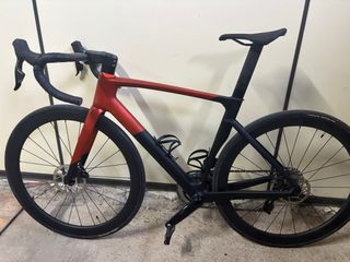 Bicicleta de carbono vendo o cambio por montañera