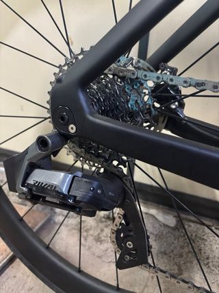 Bicicleta de carbono vendo o cambio por montañera