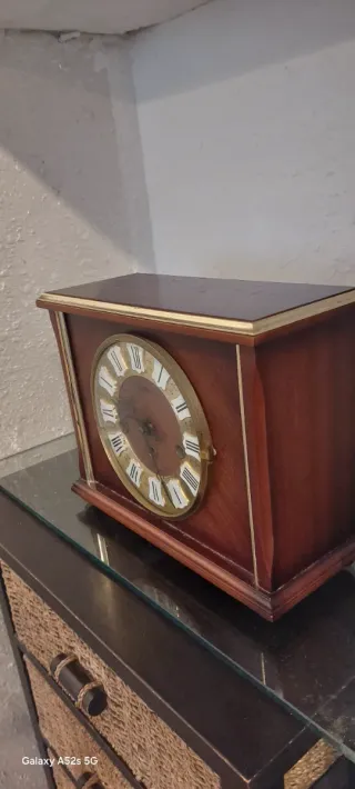 Reloj de sobremesa antiguo con sonería