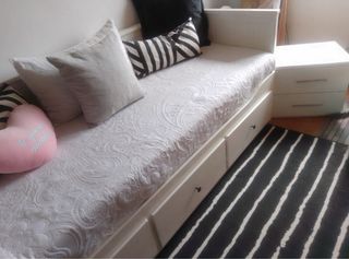 Conjunto Cama Hemnes, Sinfonier y Mesita