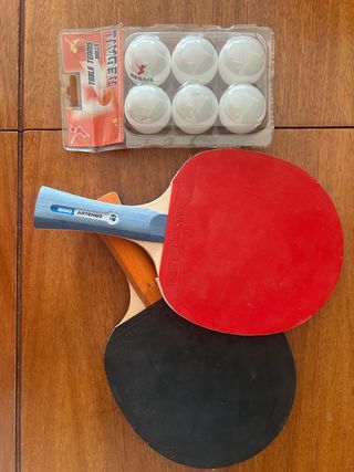 Set de ping pong: 2 palas y 6 pelotas