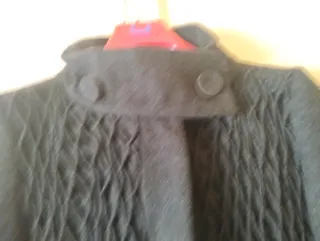 Abrigo gris marengo con detalles