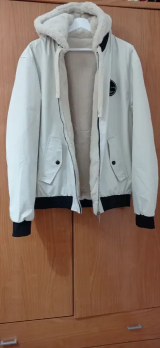 Chaqueta para hombres tiene doble caras