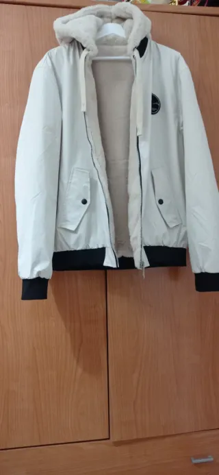 Chaqueta para hombres tiene doble caras