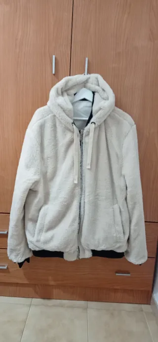 Chaqueta para hombres tiene doble caras