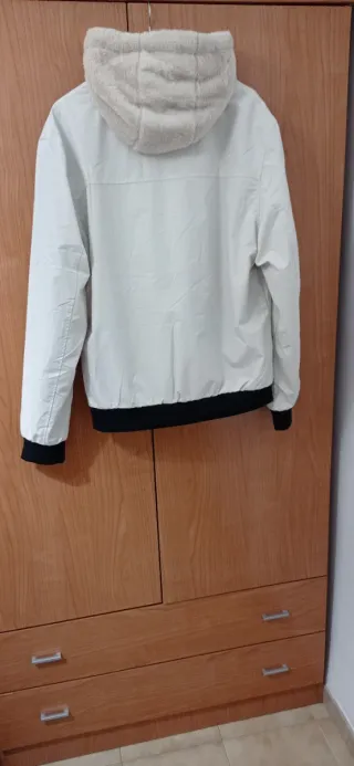 Chaqueta para hombres tiene doble caras