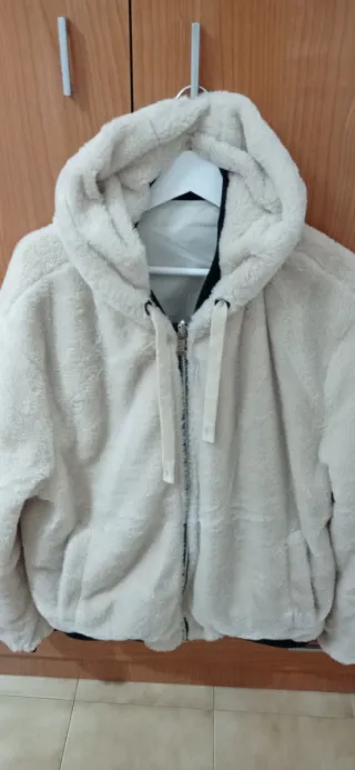 Chaqueta para hombres tiene doble caras