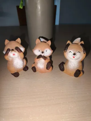 Figuras de zorros decorativos