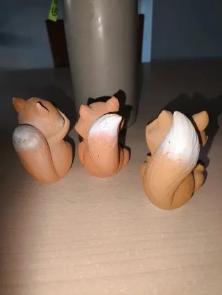 Figuras de zorros decorativos