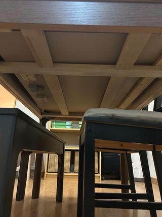 Mesa comedor IKEA con banco y 2 sillas