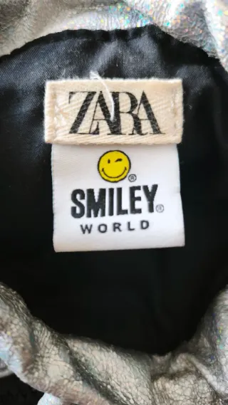Bolso Zara x SmileyWorld Plateado Holográfico