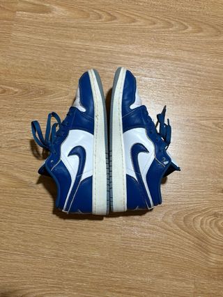 Nike Jordan Low azul marino y blanco