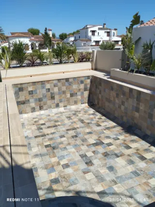 Reforma casas re junto a la piscinas