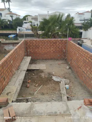 Reforma casas re junto a la piscinas