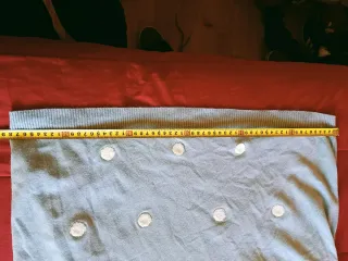 Jersey azul con lunares blancos