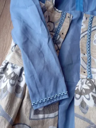 Traje medieval beige y azul