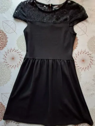 Vestido negro con encaje