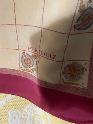 Pañuelo de seda Pertegaz