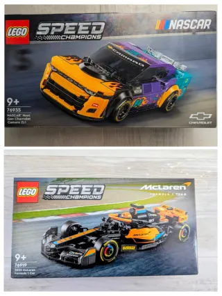 Set LEGO Speed Champions 76935 e 76919