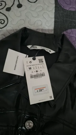 Vestido Zara efecto piel negro Talla M.