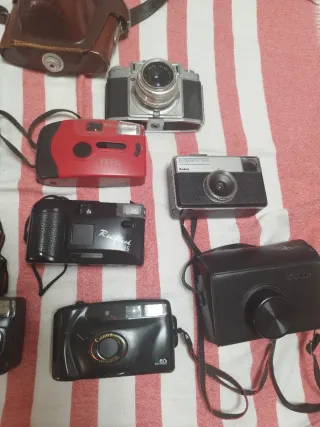 Lote 9 cámaras analógicas y 1 de video vintage