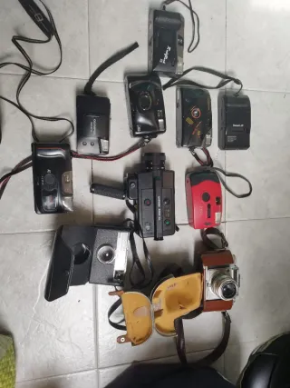Lote 9 cámaras analógicas y 1 de video vintage