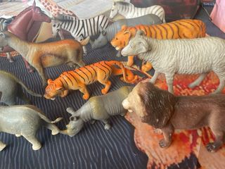 Lotto animali giocattolo N.17